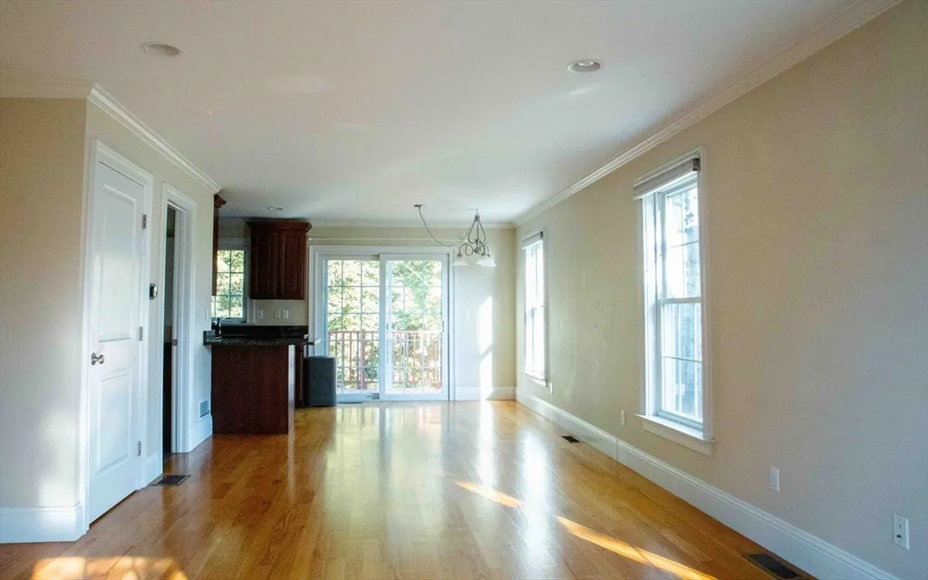 171 N Main St, Natick