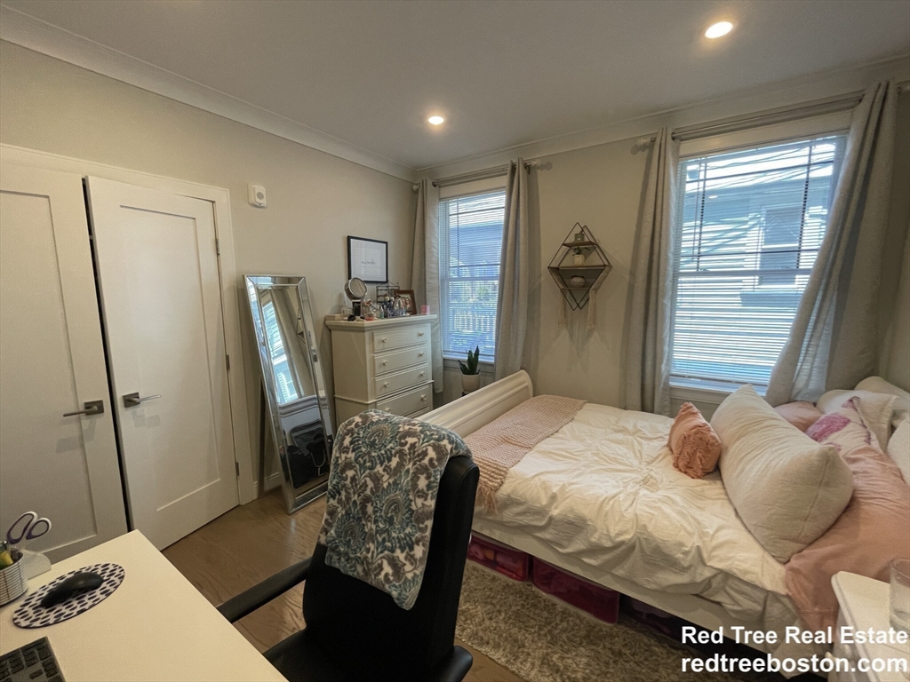 9 Mansfield St, Allston