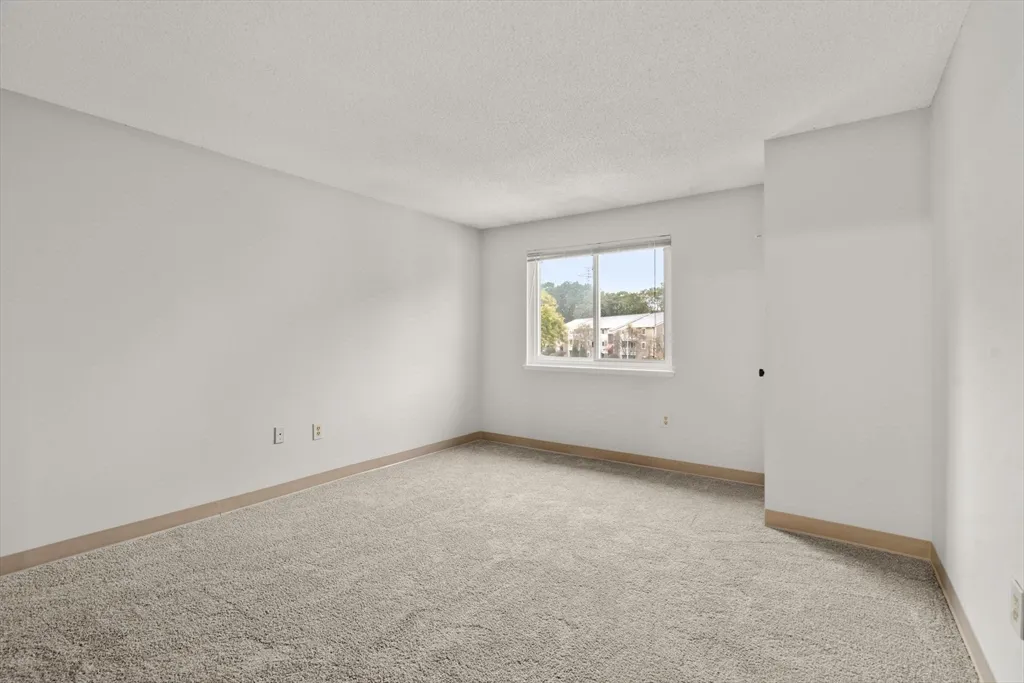 11 Silver Hill Ln, Natick