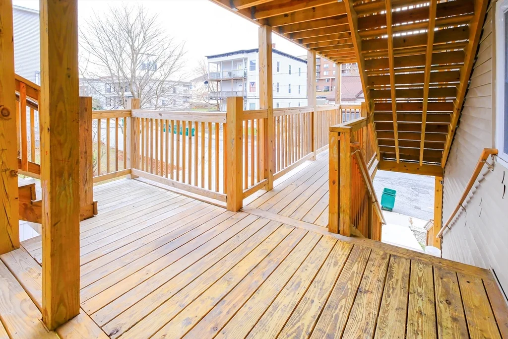 105 Clarendon St, Fitchburg