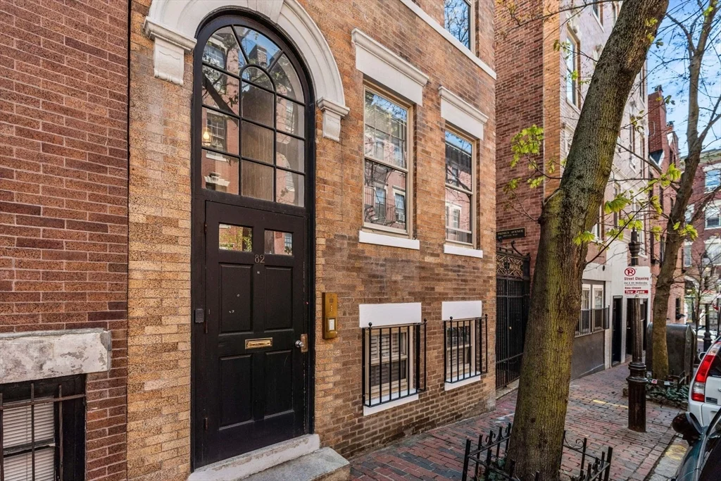 82 Phillips St, Beacon Hill