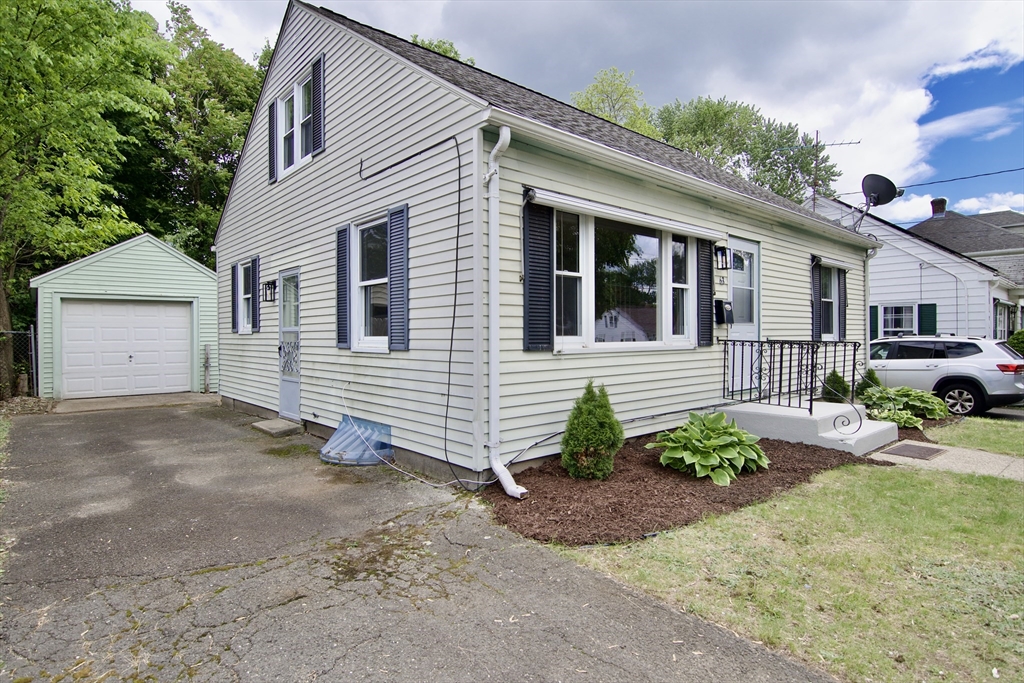 63 Grandview St, East Forest Park