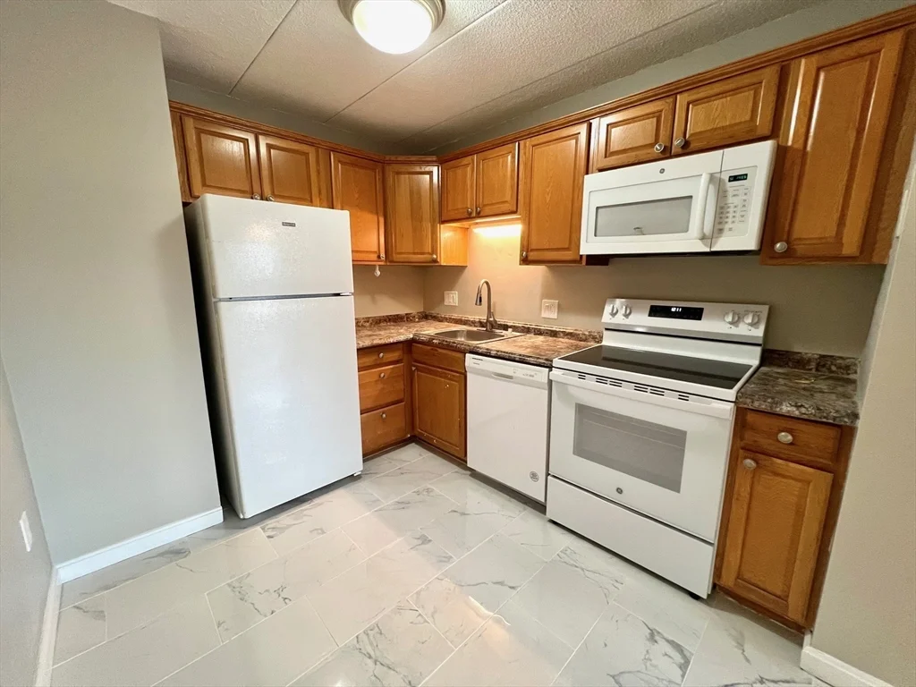 4 Hawes St, Revere