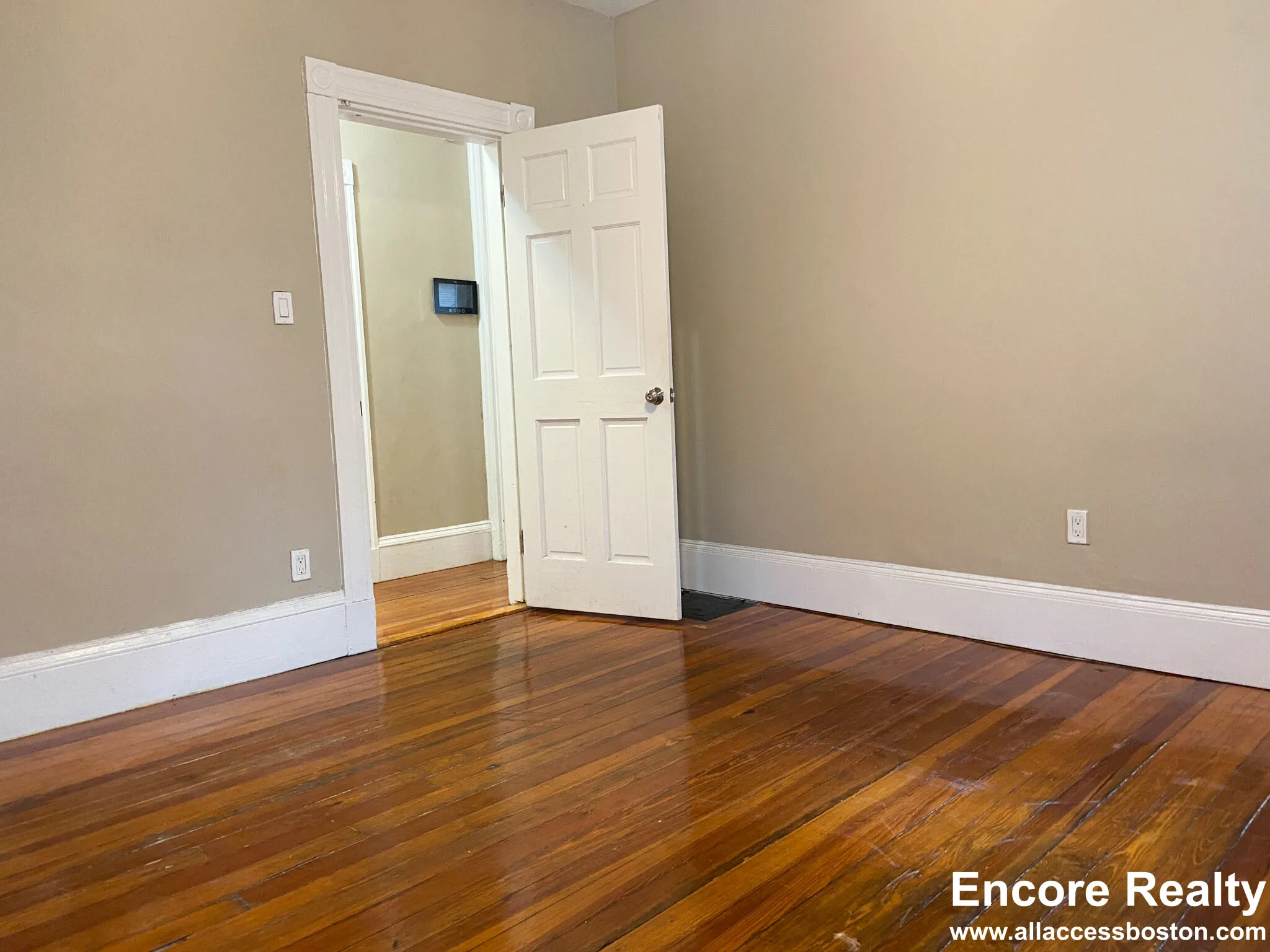 1 Parker Hill Ter, Mission Hill