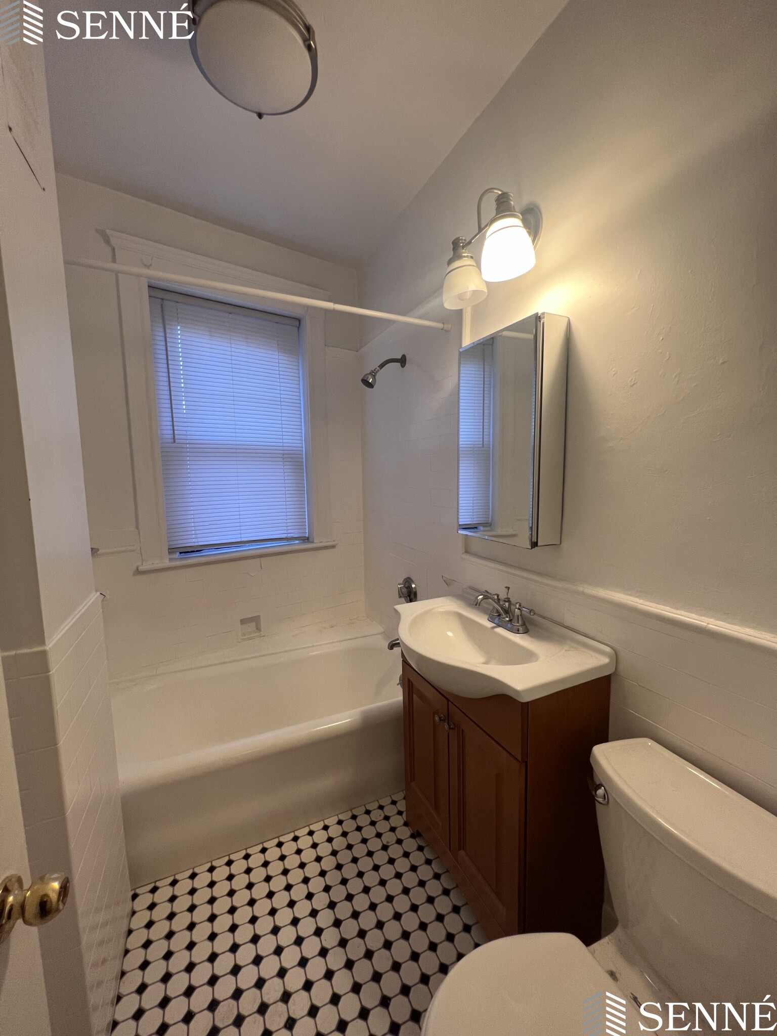 1558 Massachusetts Ave, Neighborhood Nine