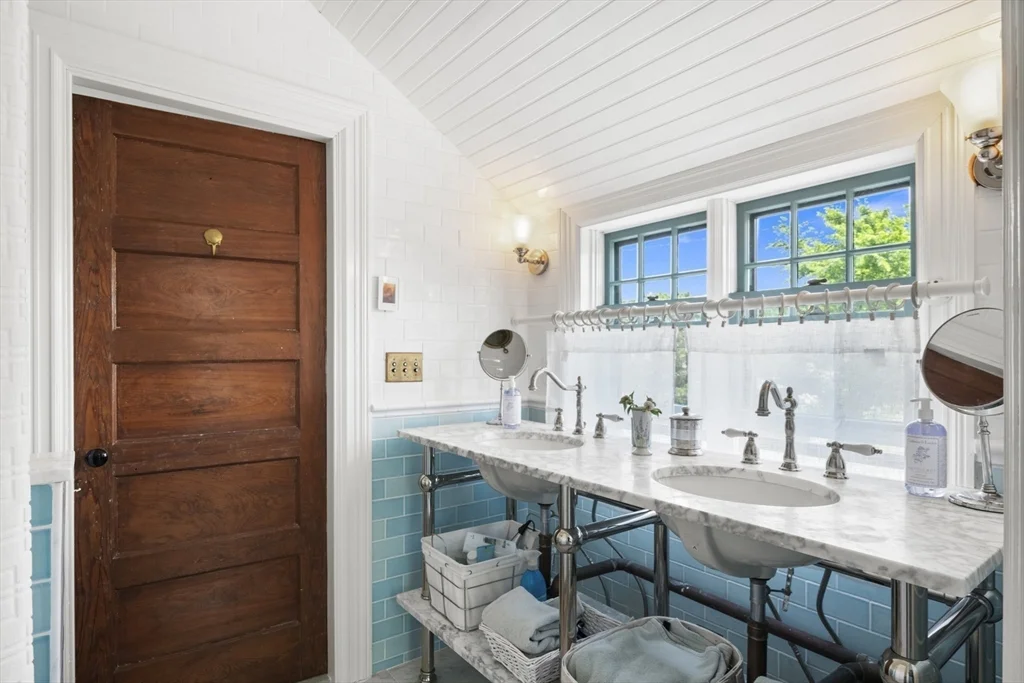 21 Mckinley, Nantucket