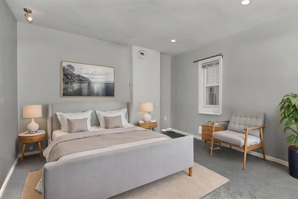 2 Ward Ct, South Boston