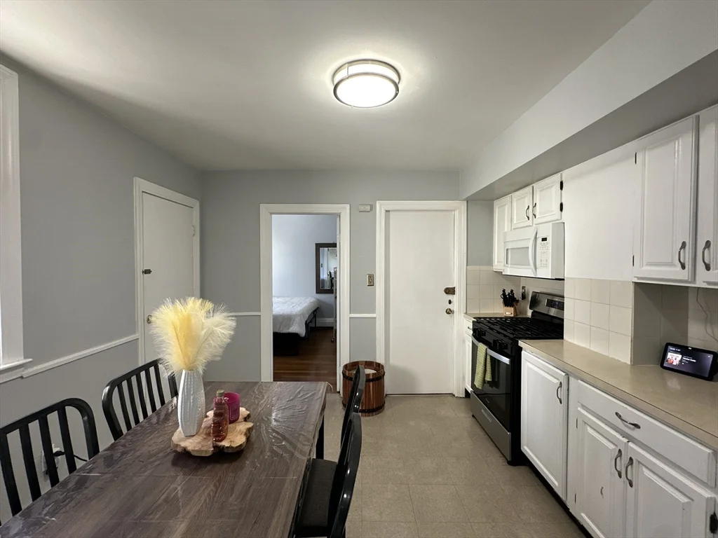 332 Main St, Everett