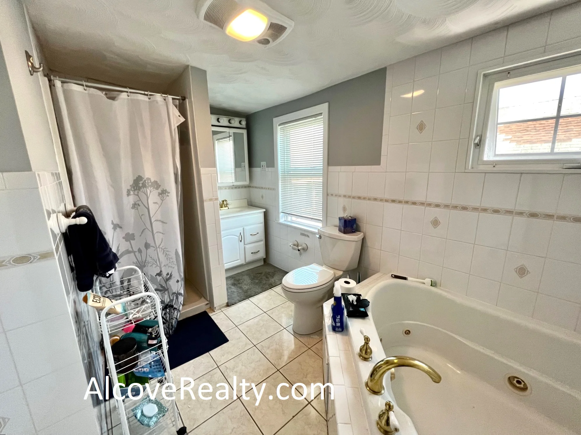 37 Sterling St, West Somerville