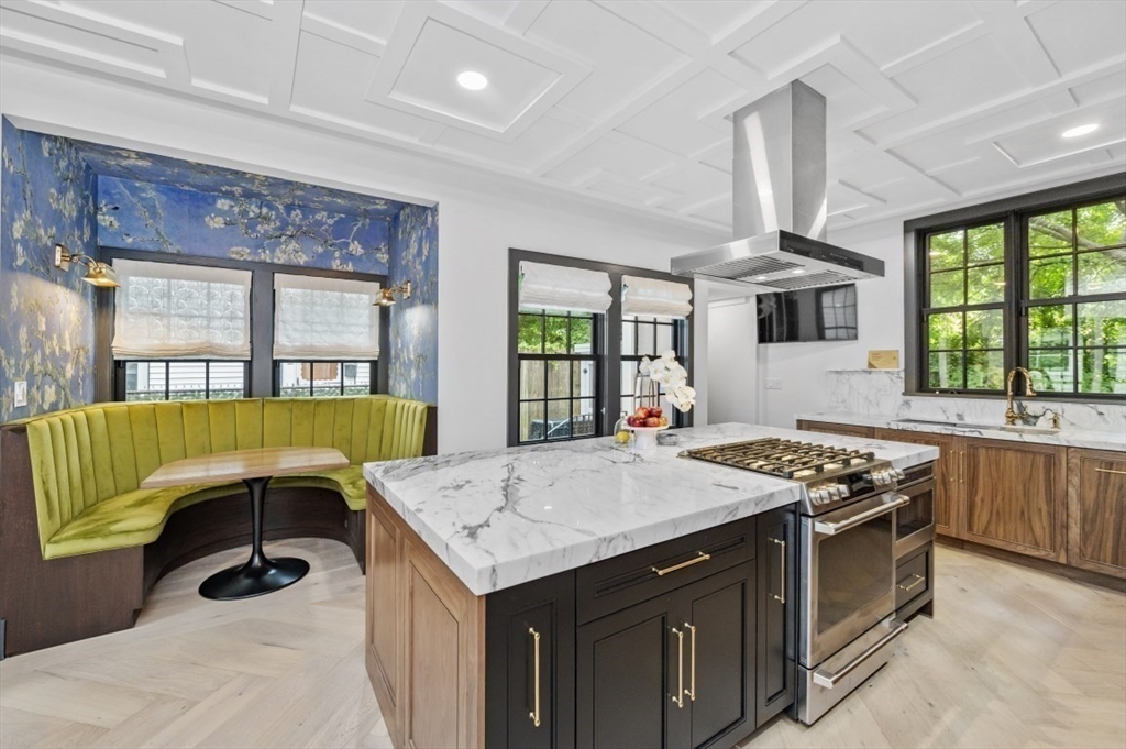 208 Windsor St, The Port