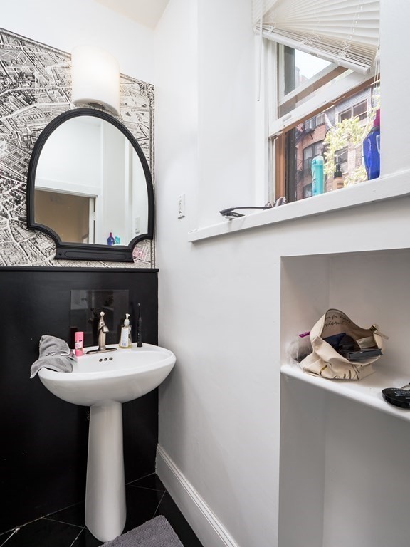 30 Gloucester St, Boston