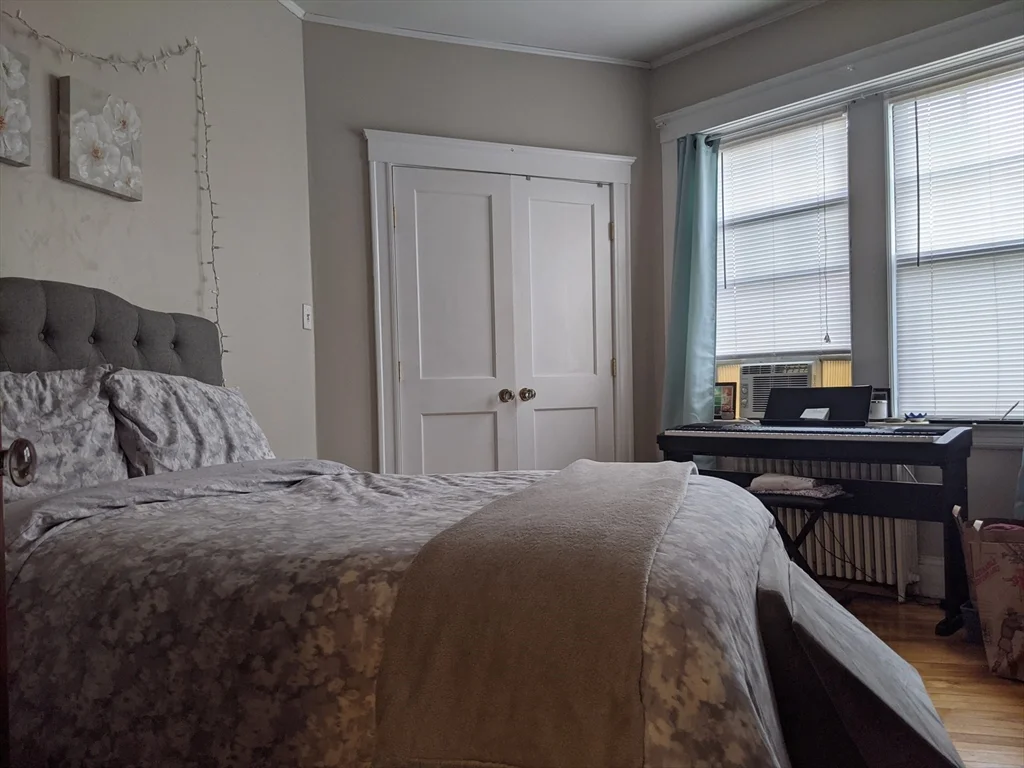 2 Claflin Rd, Washington Square