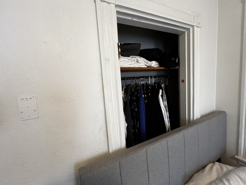 34 Cherokee St, Mission Hill