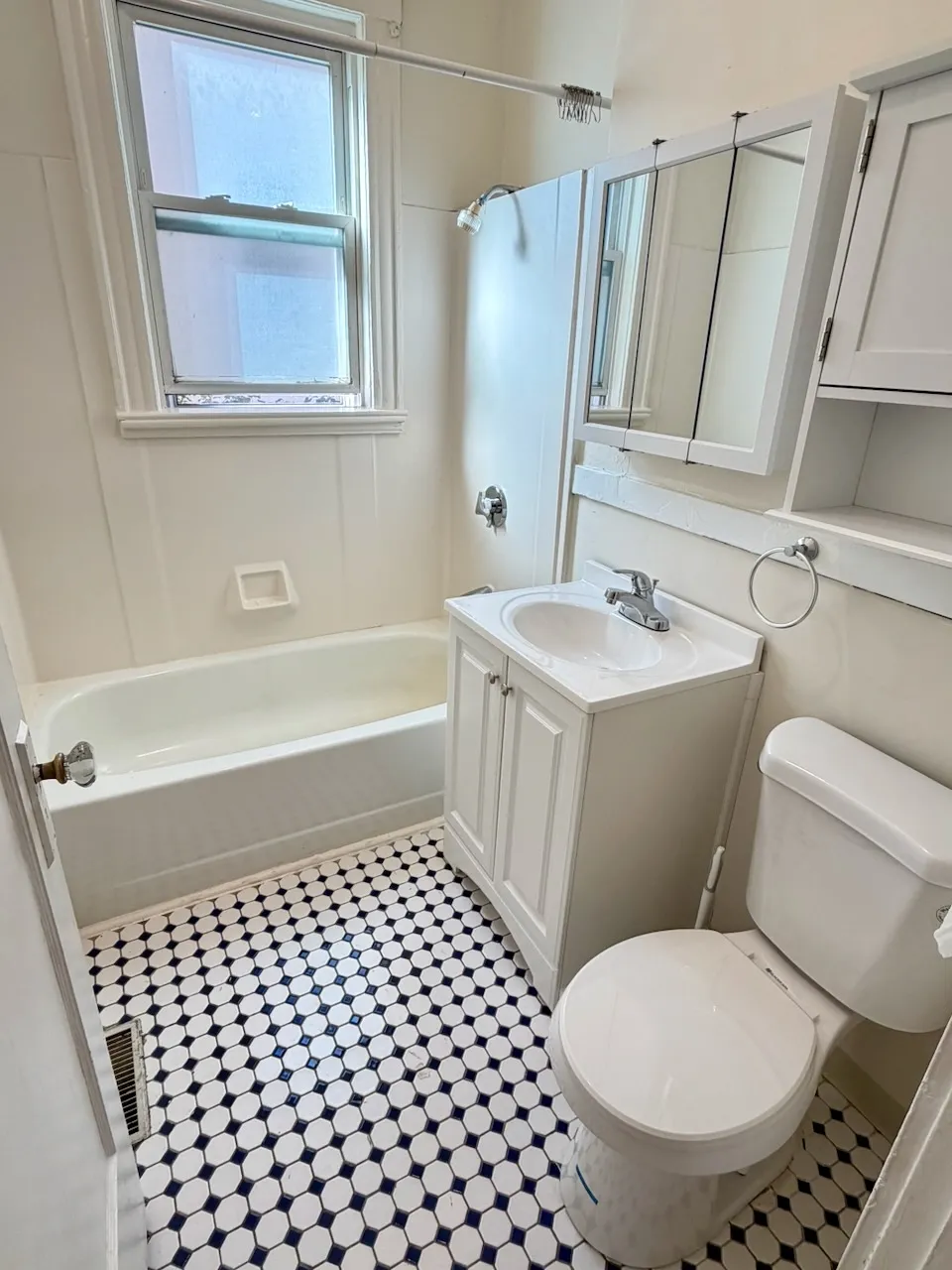 42 Long Ave, Brighton