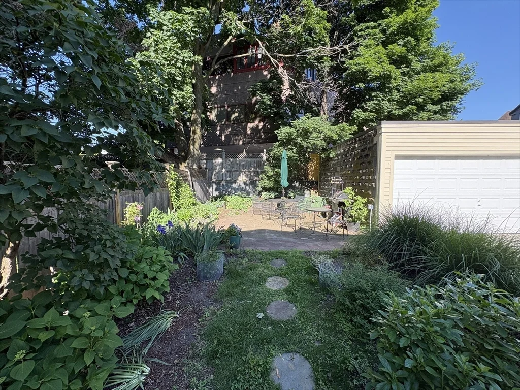 18 Cottage Park Ave, North Cambridge