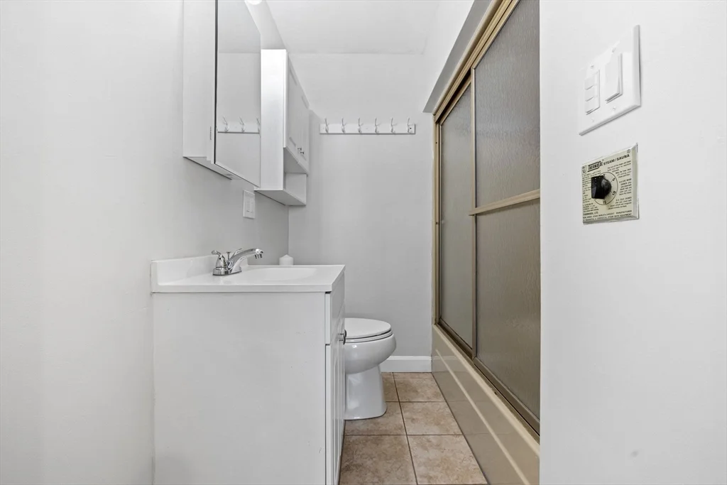 46 Juniper Dr, Saugus