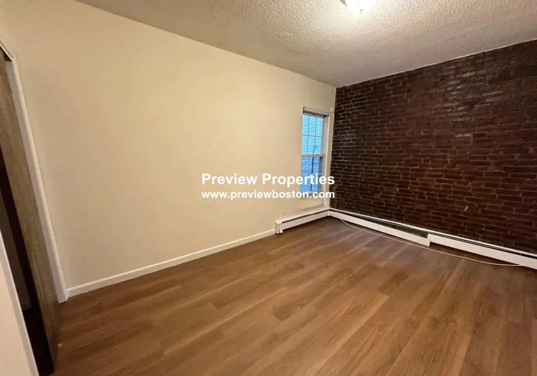70 South Huntington Ave, Jamaica Plain