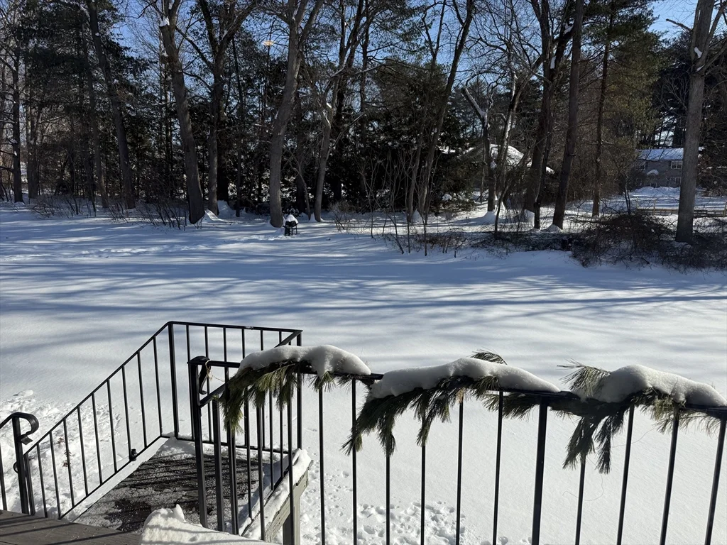 124 Tennis Plaza Rd, Dracut