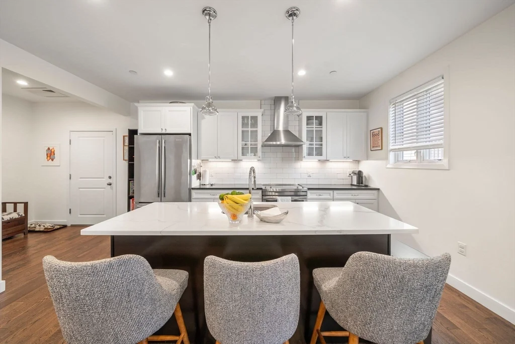 213 E Eagle St, East Boston