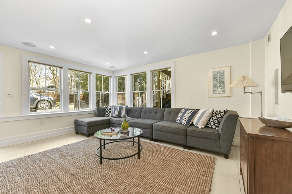 408R Putnam Ave, Cambridgeport