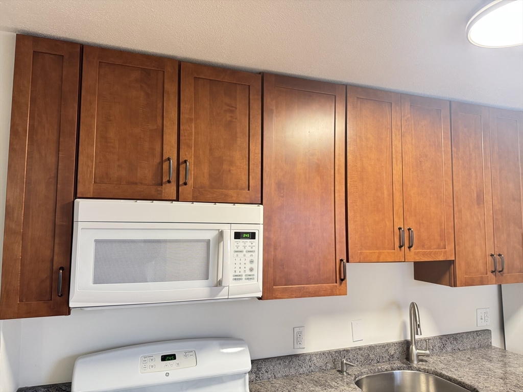 13 Murray Ave, Roxbury