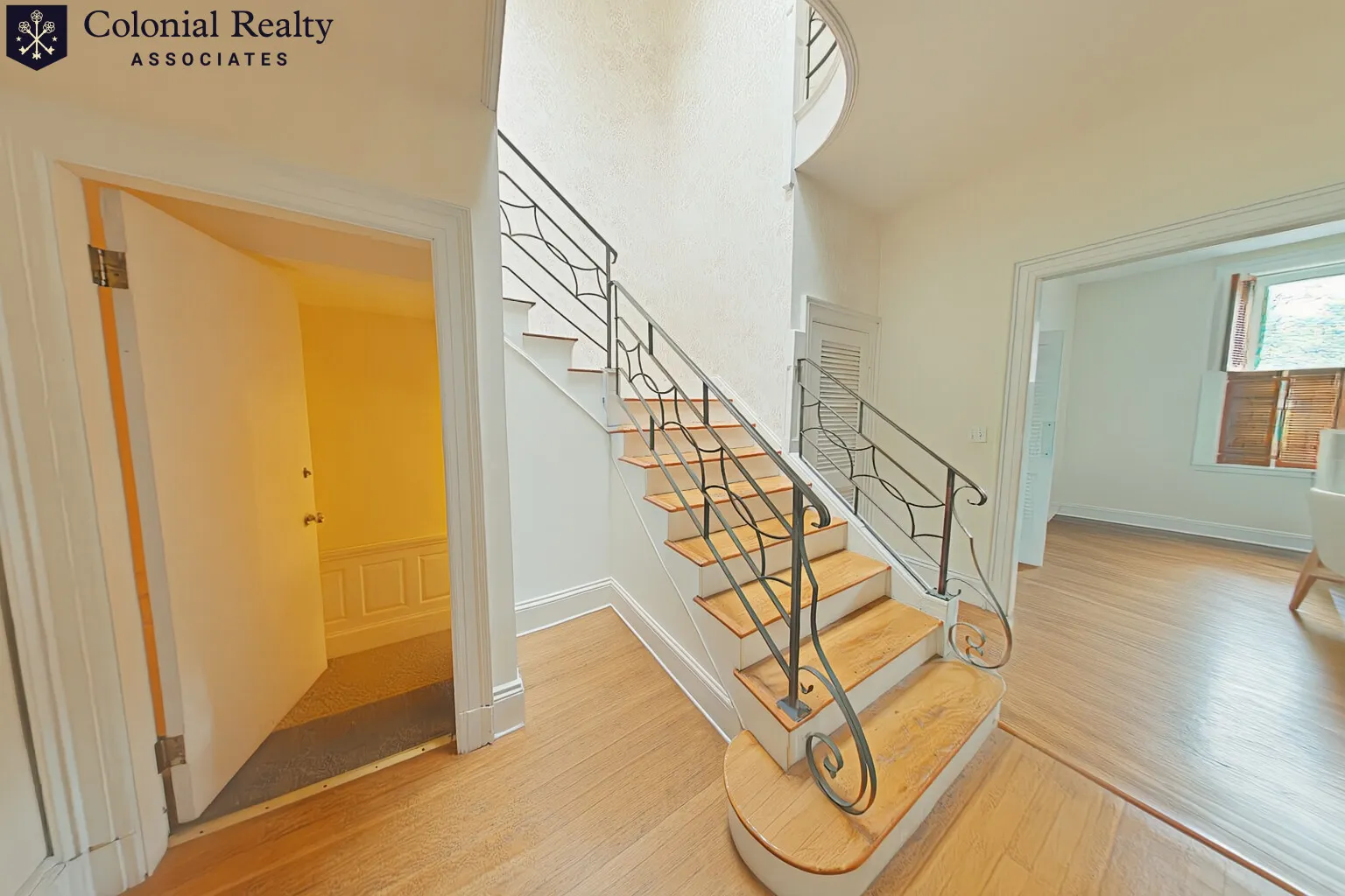 1715 Beacon St, Aspinwall Hill