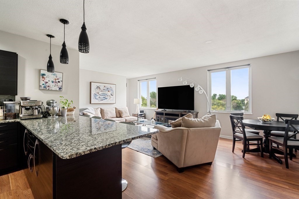 100 Marina Dr, Quincy