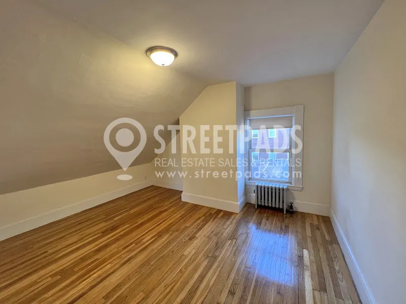 381 Harvard St, Mid-Cambridge