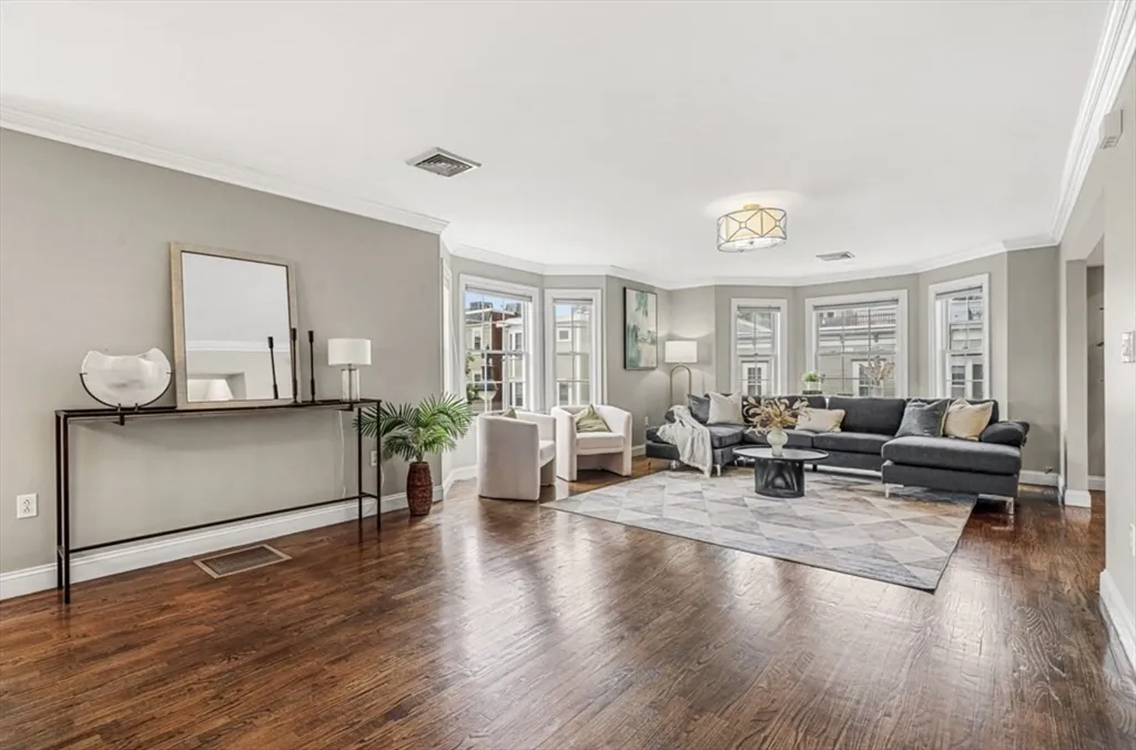 476 East 3rd St, South Boston