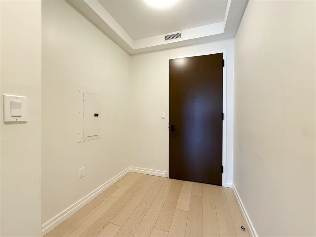 1 Franklin St, Midtown