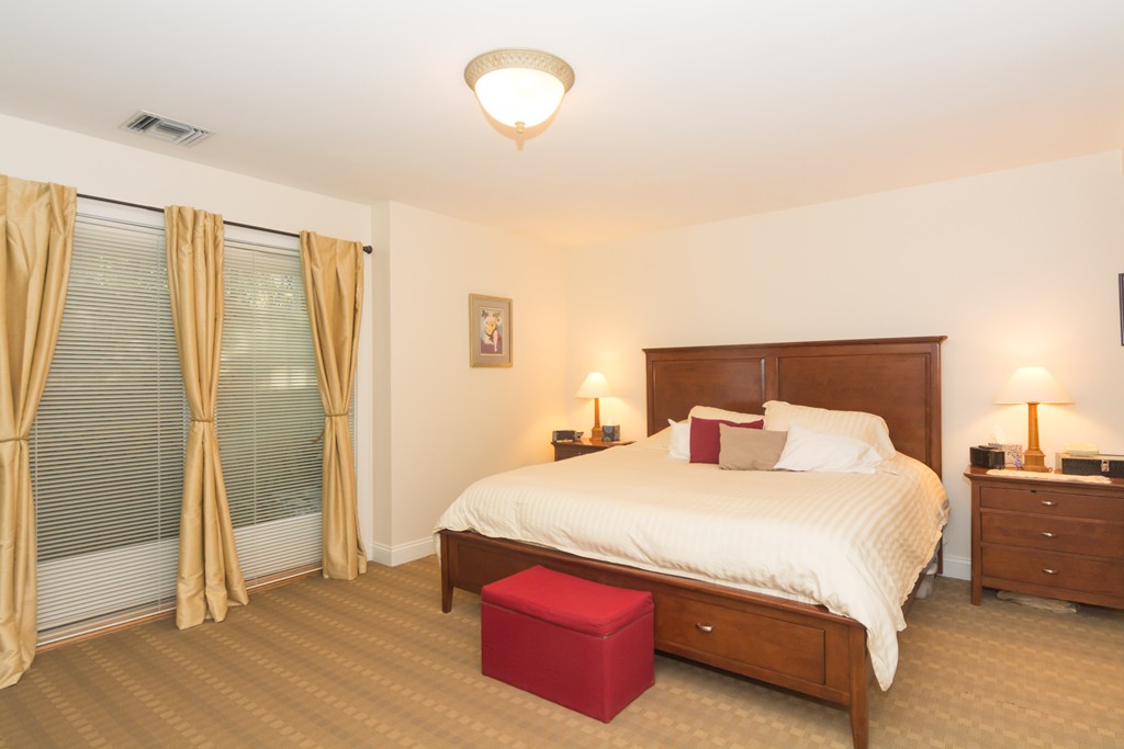 53 Winslow Rd, North Brookline