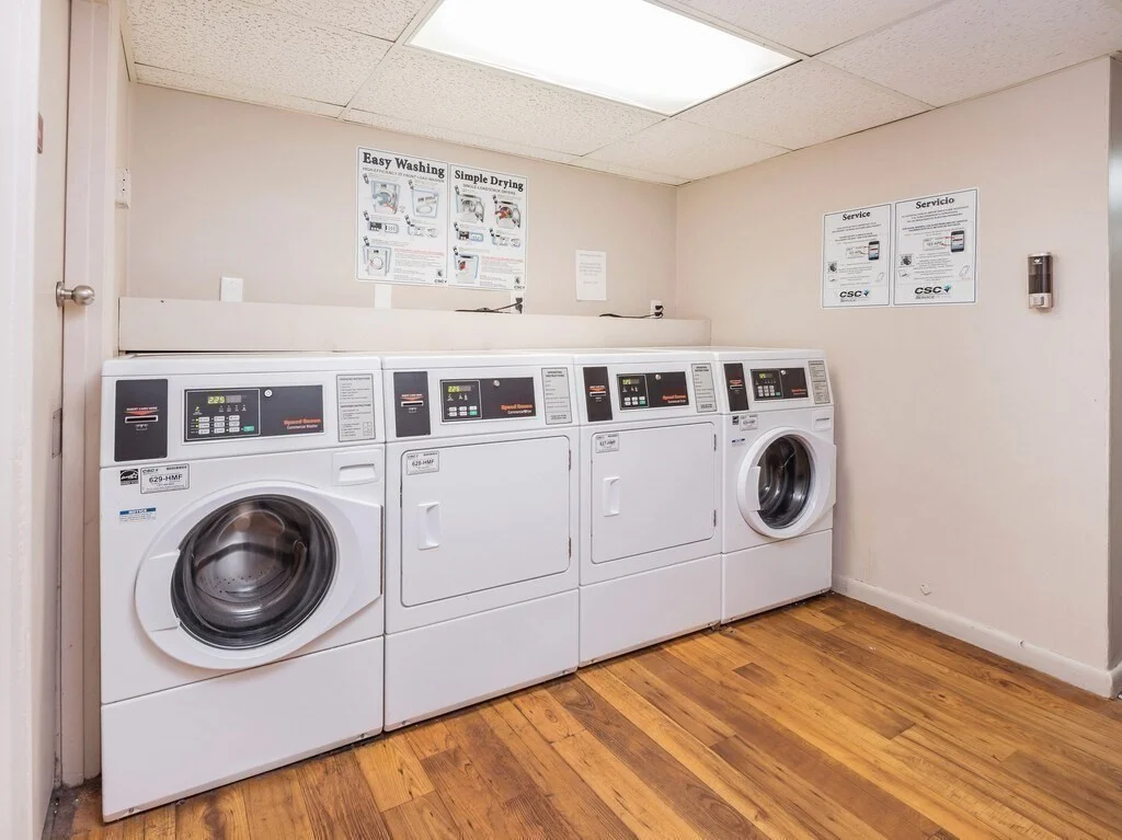 18 Williamsburg Ct, Shrewsbury