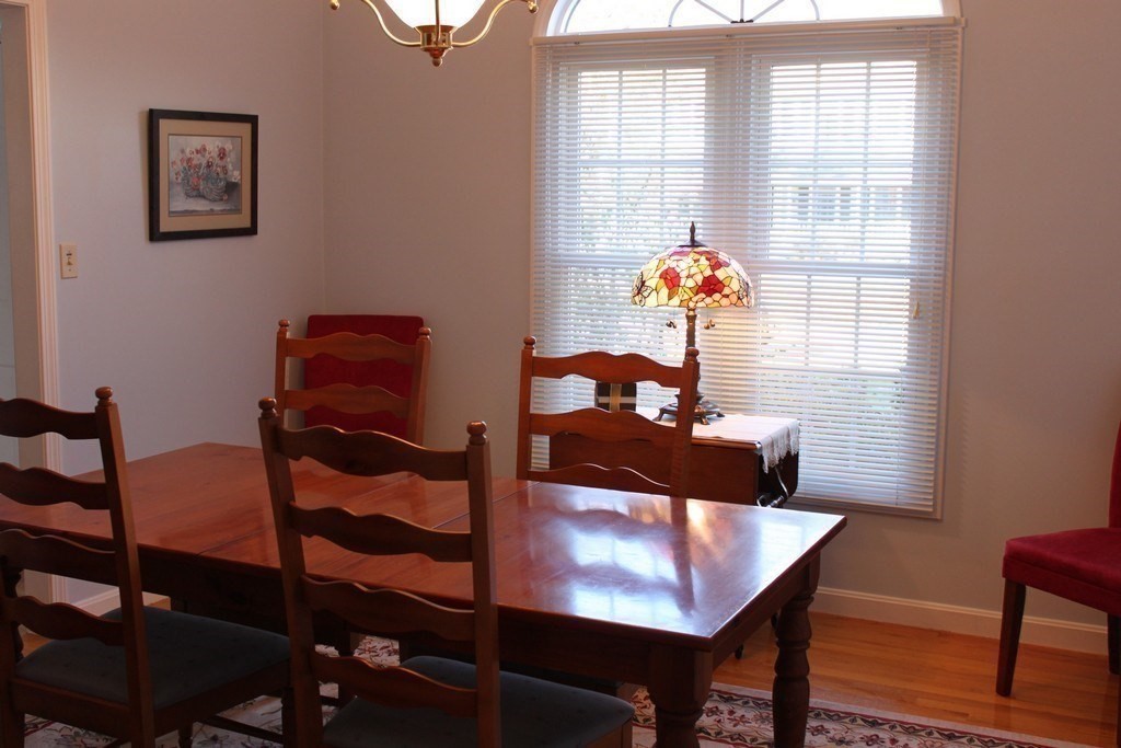 7 Deer Run Dr, Shrewsbury