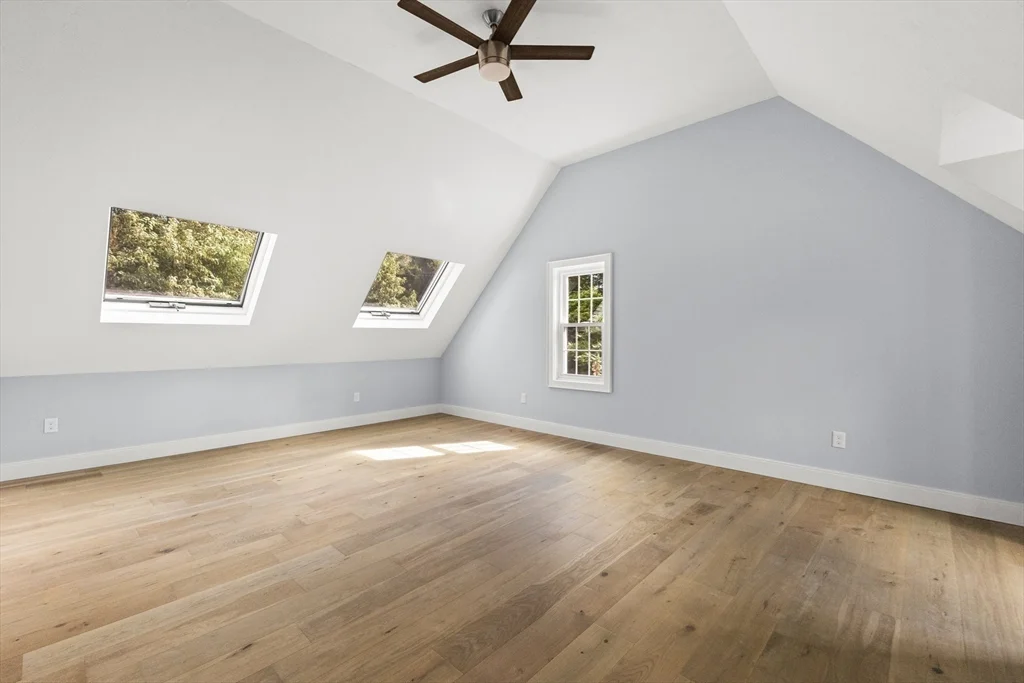 24 Country Club Dr, Plymouth