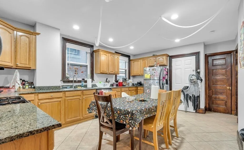 180 St Alphonsus, Boston