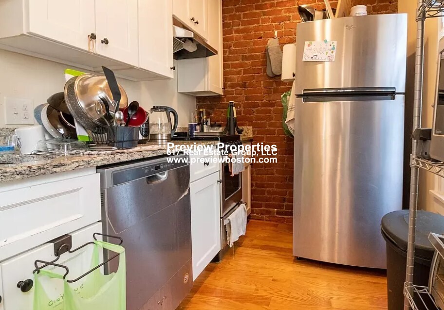 51 Cameron St, Boylston Street