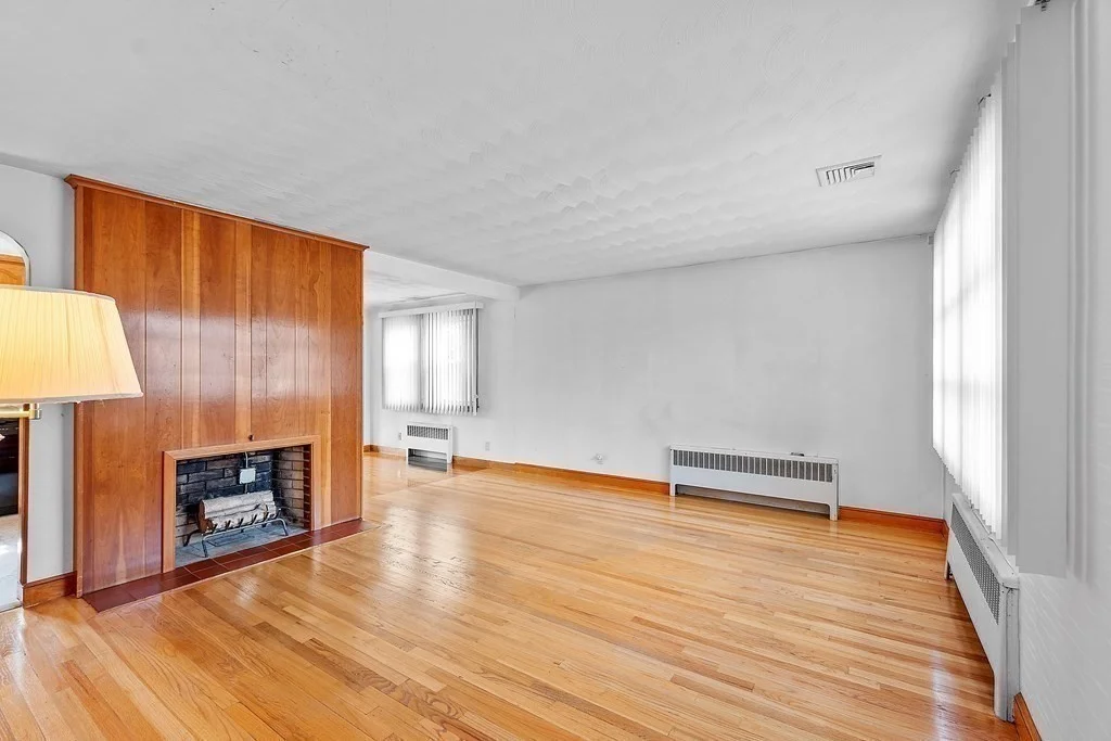 3 Melo Rd, Woburn
