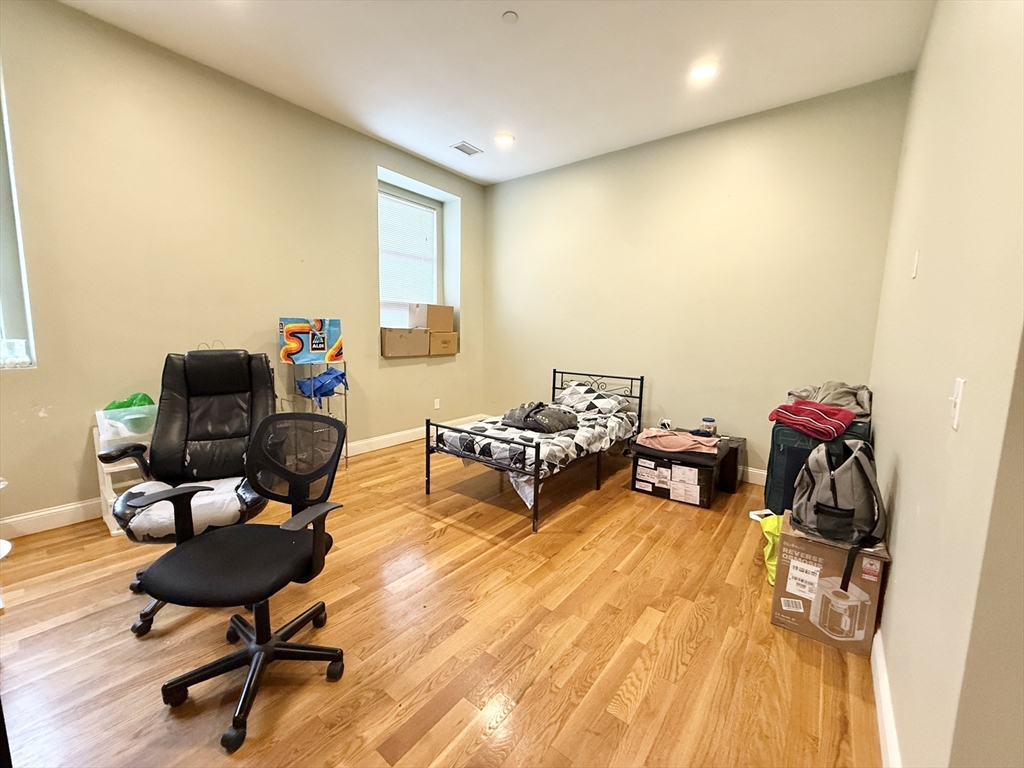 409 Dudley St, Roxbury