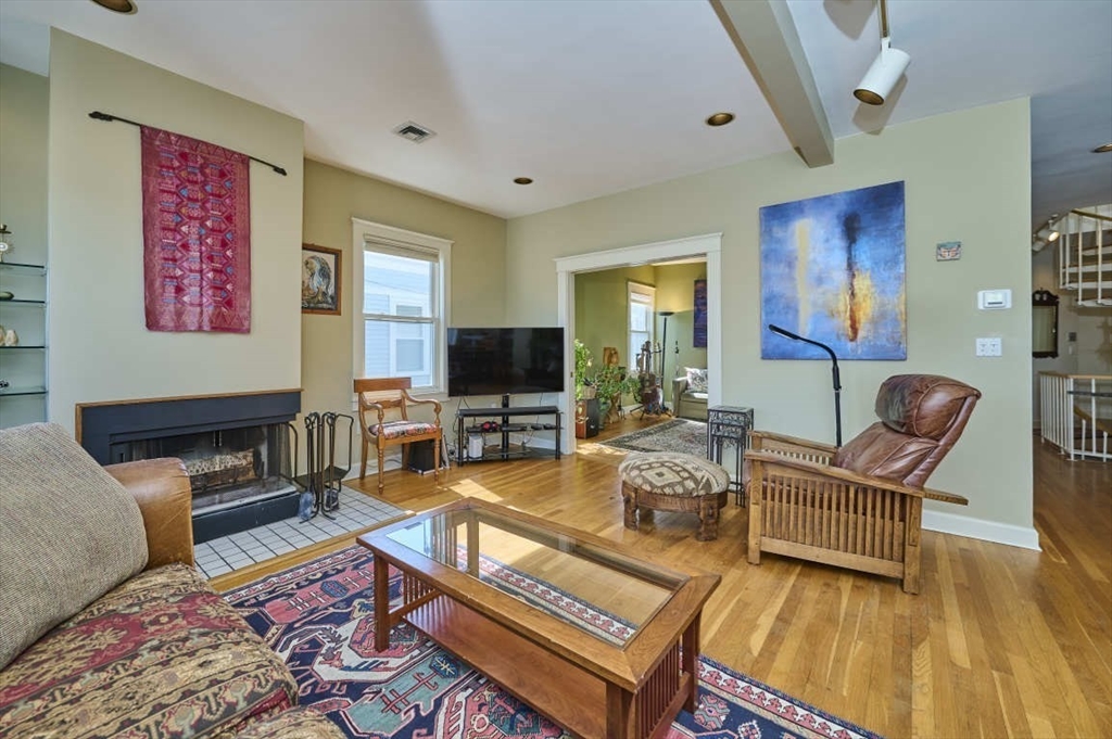 118 Trowbridge St, Harvard Square