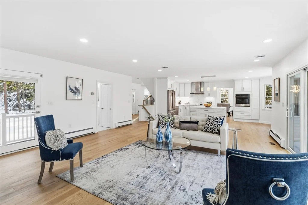 183 Gardner St, Hingham