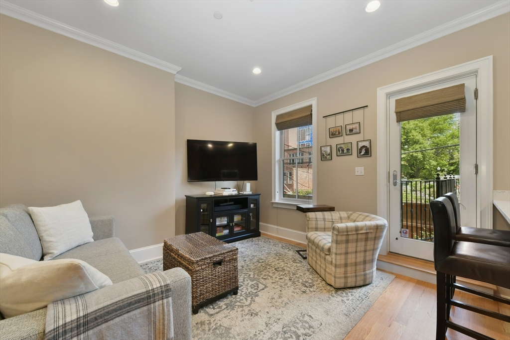 209 W Springfield St, South End