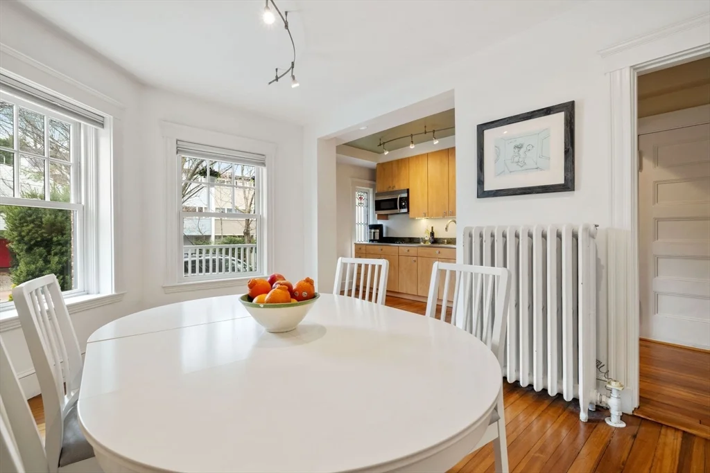 10 Bowdoin St, Neighborhood Nine