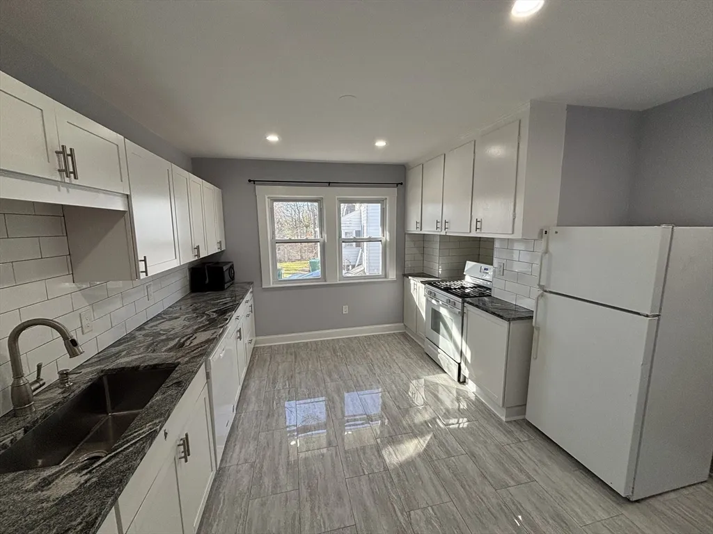 21 Savin Ave, Norwood