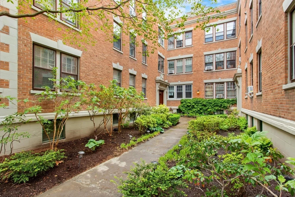 441 Washington St, Brookline Village