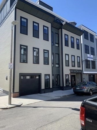 205 W 8th St, South Boston