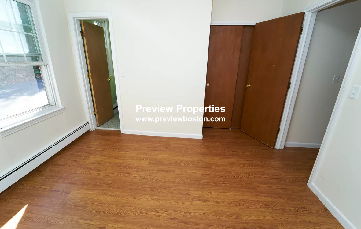 74 South Huntington Ave, Jamaica Plain