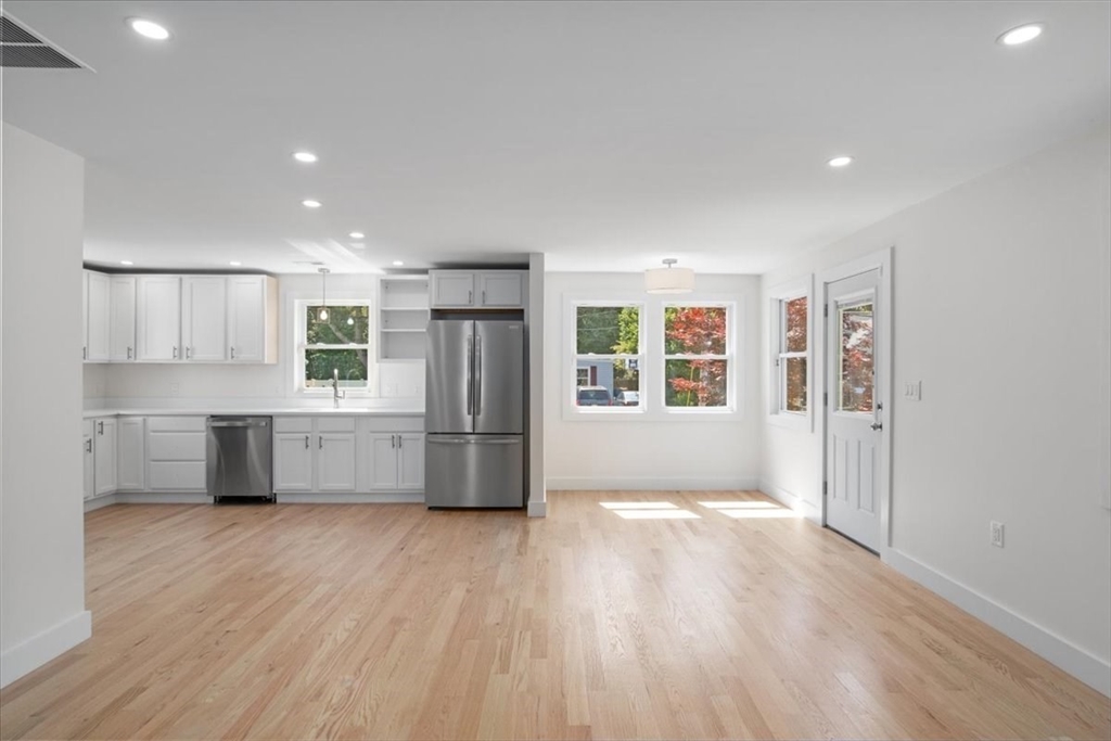 3 Cummings Cir, Randolph