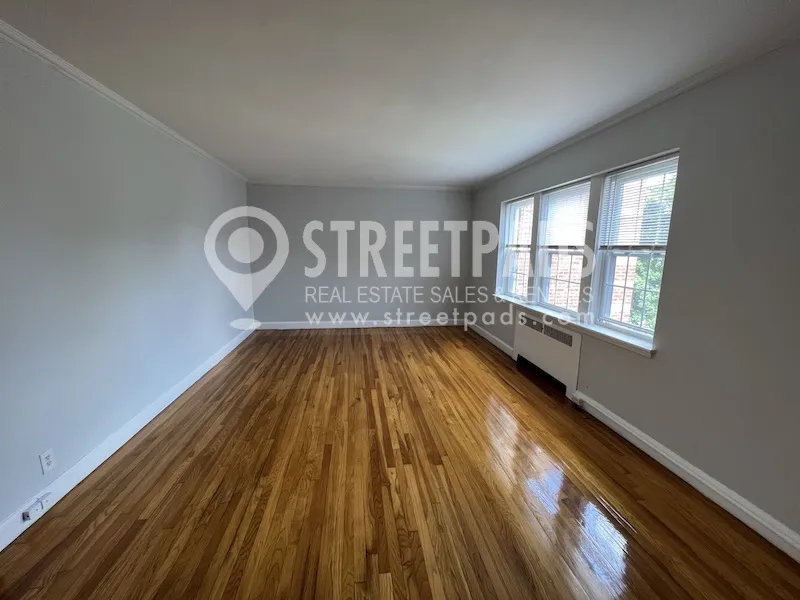 1163 Beacon St, Longwood