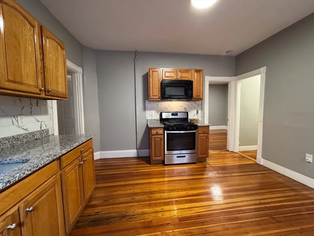 12 Dalrymple St, Jamaica Plain