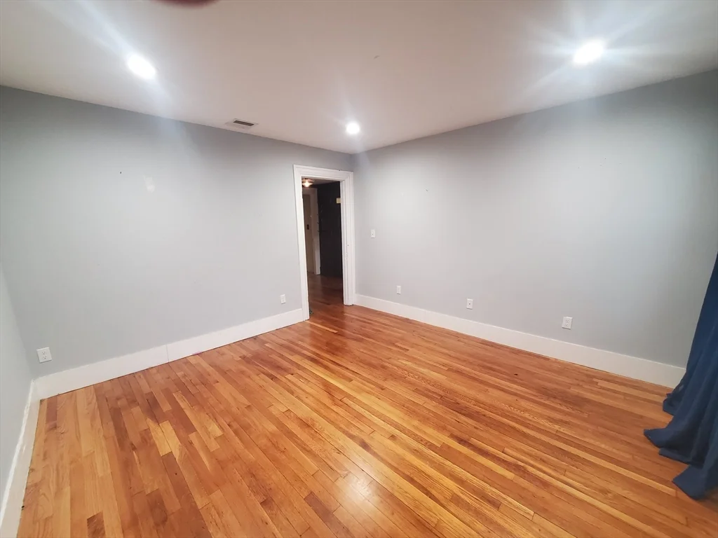 866 Dorchester Ave, Dorchester